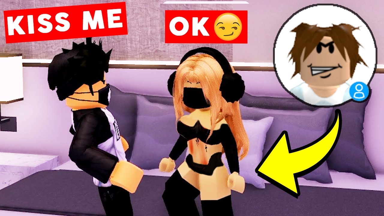 my girlfriend pretended to be a roblox slender - BiliBili