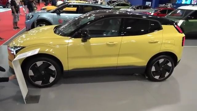 Volvo EX30 69 kWh Ultra Twin Engine 428 hp AWD Car (2025) Exterior and ...