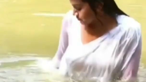 Indian Girls Hidden Camera Bathing Video - BiliBili