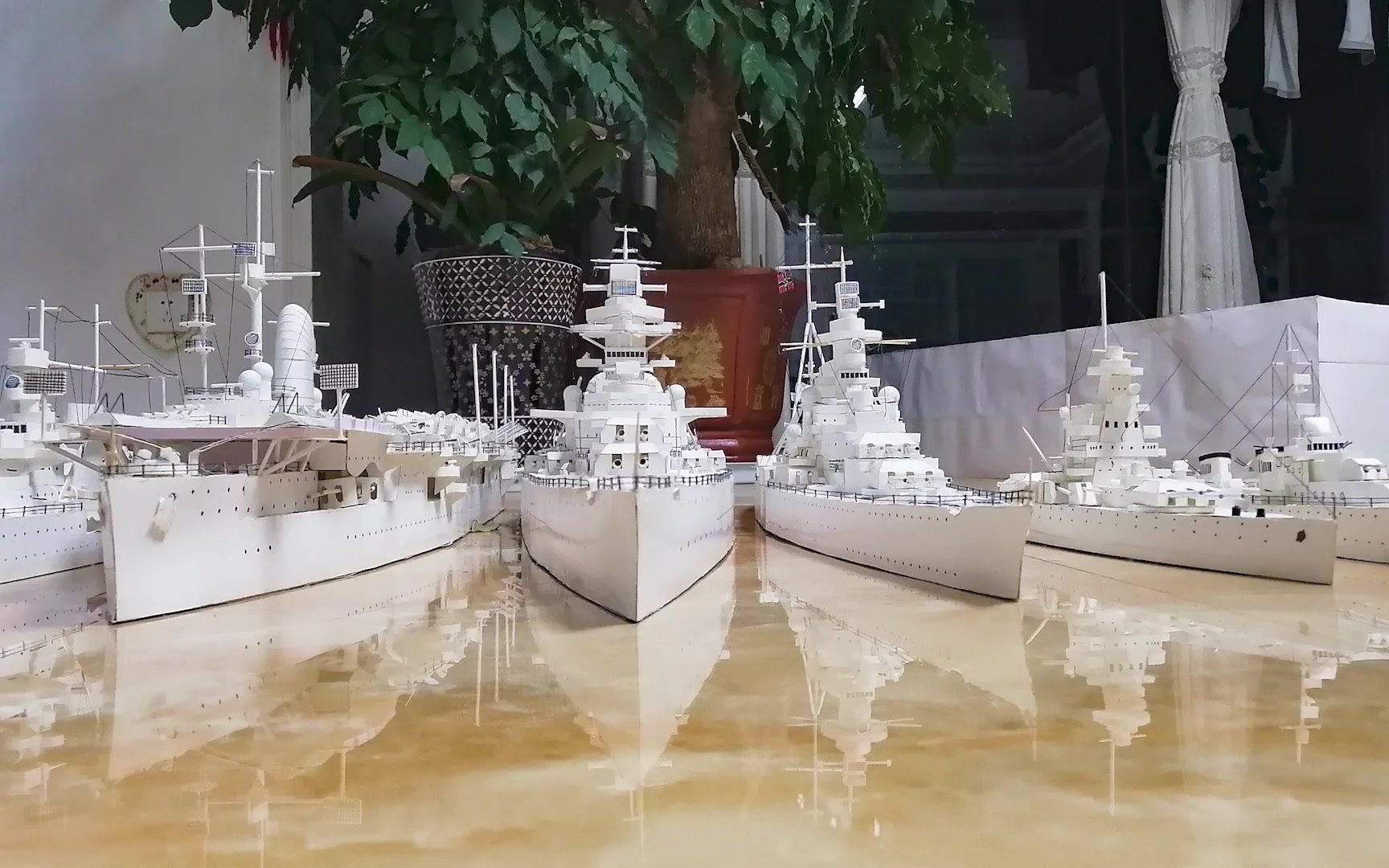 Mô hình chiến hạm Peter Đại đế tỷ lệ 1200 làm từ bìa và giấy