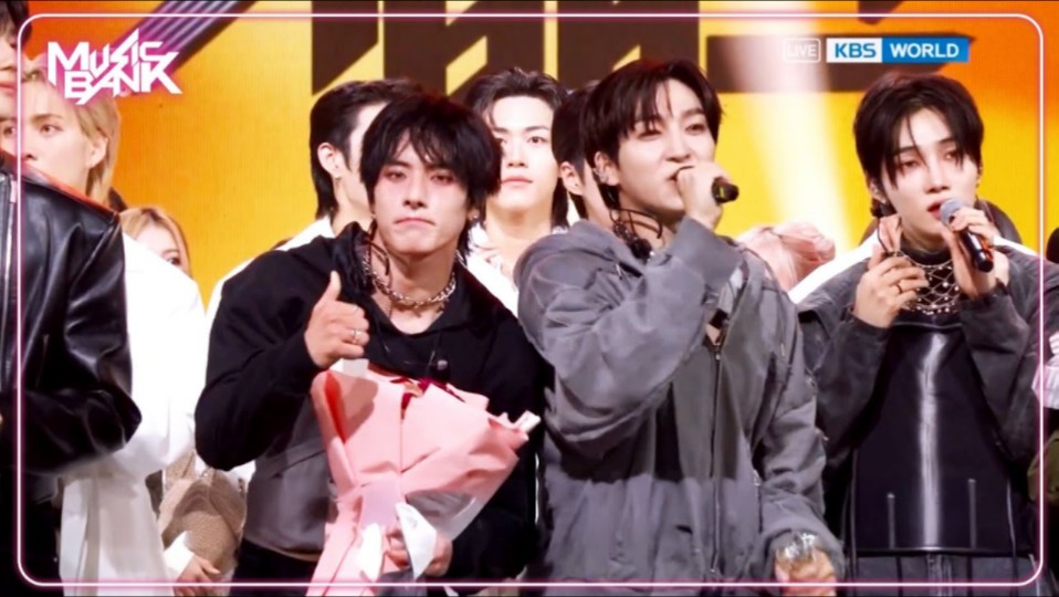 THE BOYZ’s “TRIGGER” wins its second No. 1 trophy 🏆🎉 241108 - BiliBili