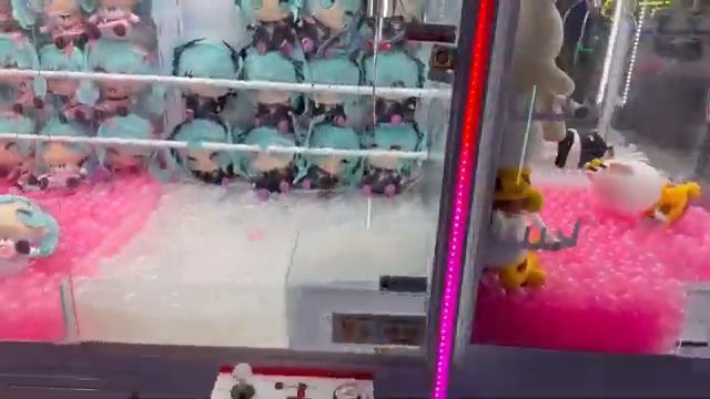 MASSIVE Round 1 Arcade FULL Store Tour! (Mentor OH) - BiliBili